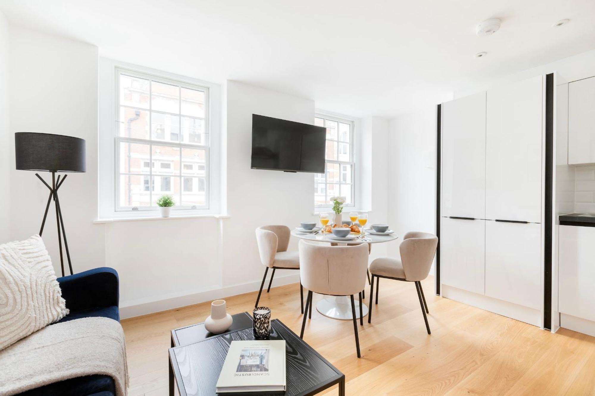 Fitzrovia With Balcony - Cityapartmentstay London Ngoại thất bức ảnh