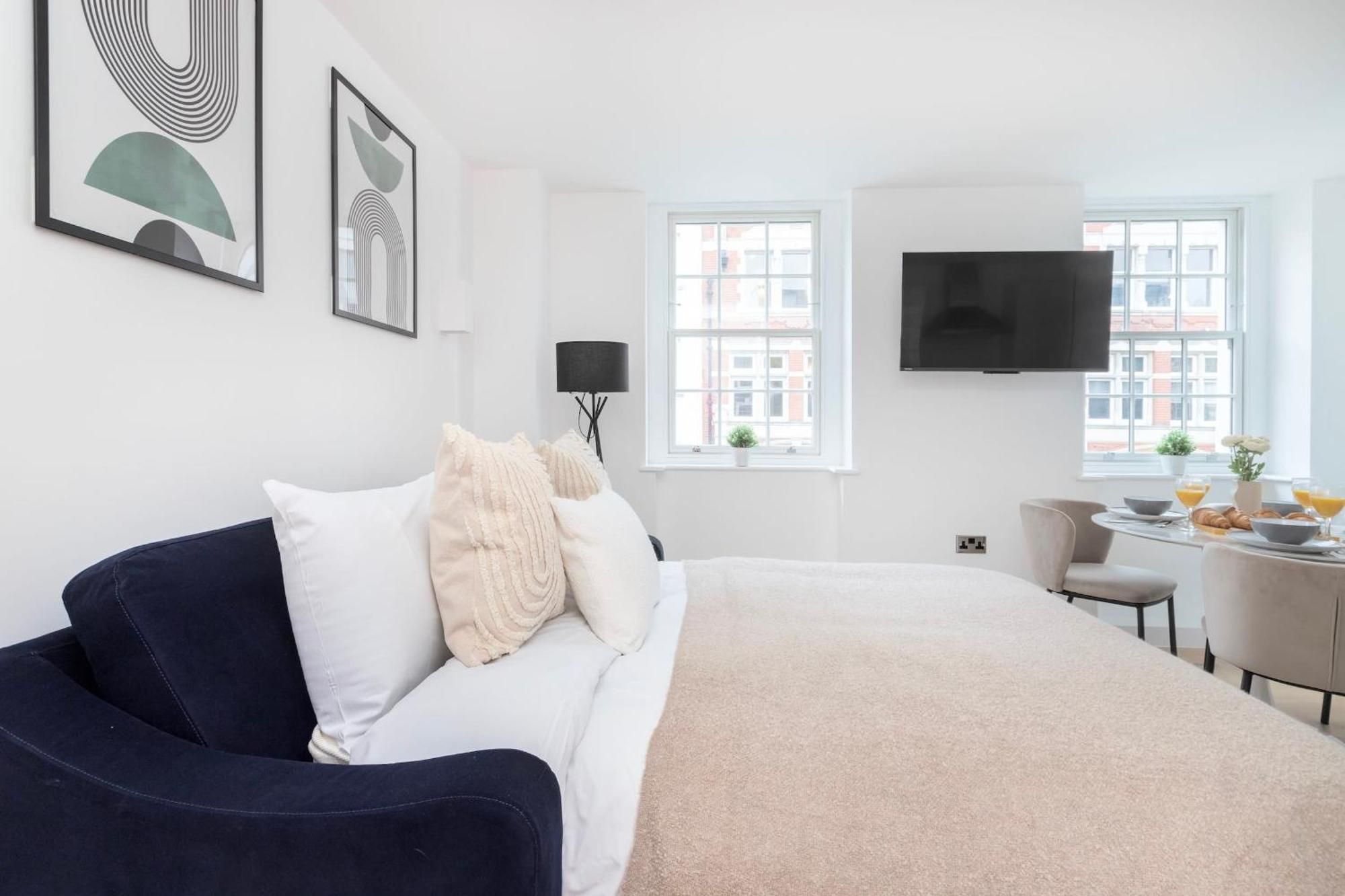Fitzrovia With Balcony - Cityapartmentstay London Ngoại thất bức ảnh
