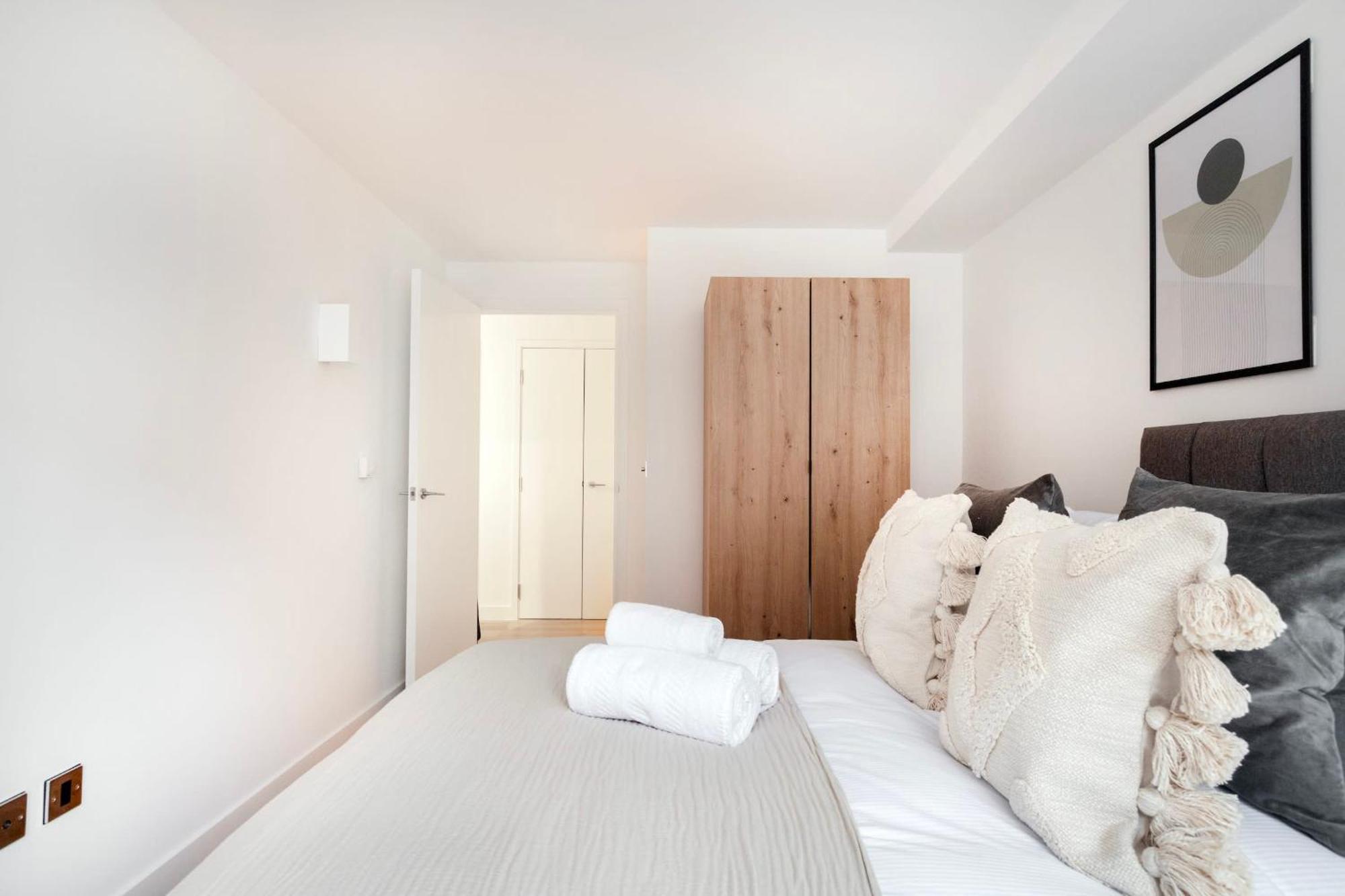 Fitzrovia With Balcony - Cityapartmentstay London Ngoại thất bức ảnh