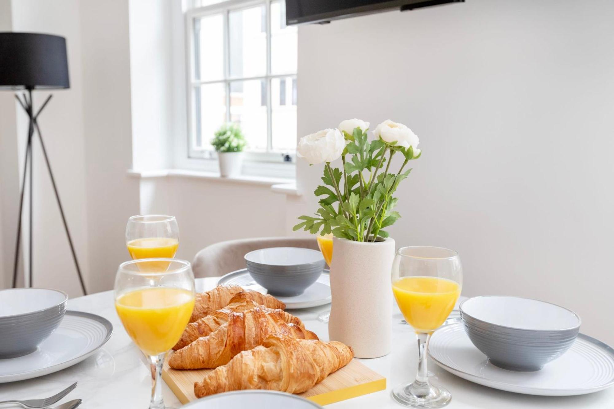 Fitzrovia With Balcony - Cityapartmentstay London Ngoại thất bức ảnh